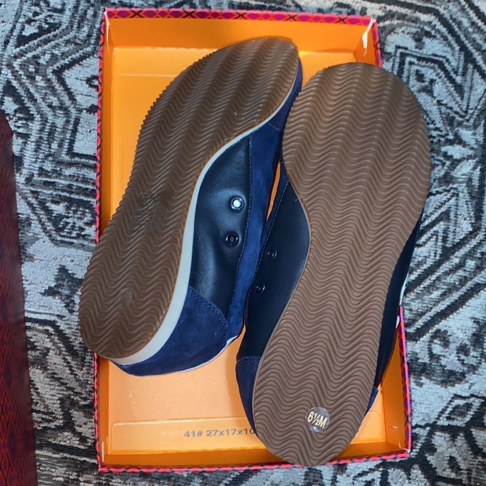 LAST CHANCE TORY BURCH suede sneaker - Picture 10 of 13